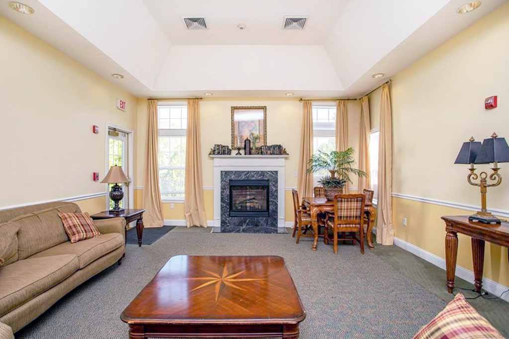 110 Mill St, Woonsocket, RI 02895, USA Photo 43