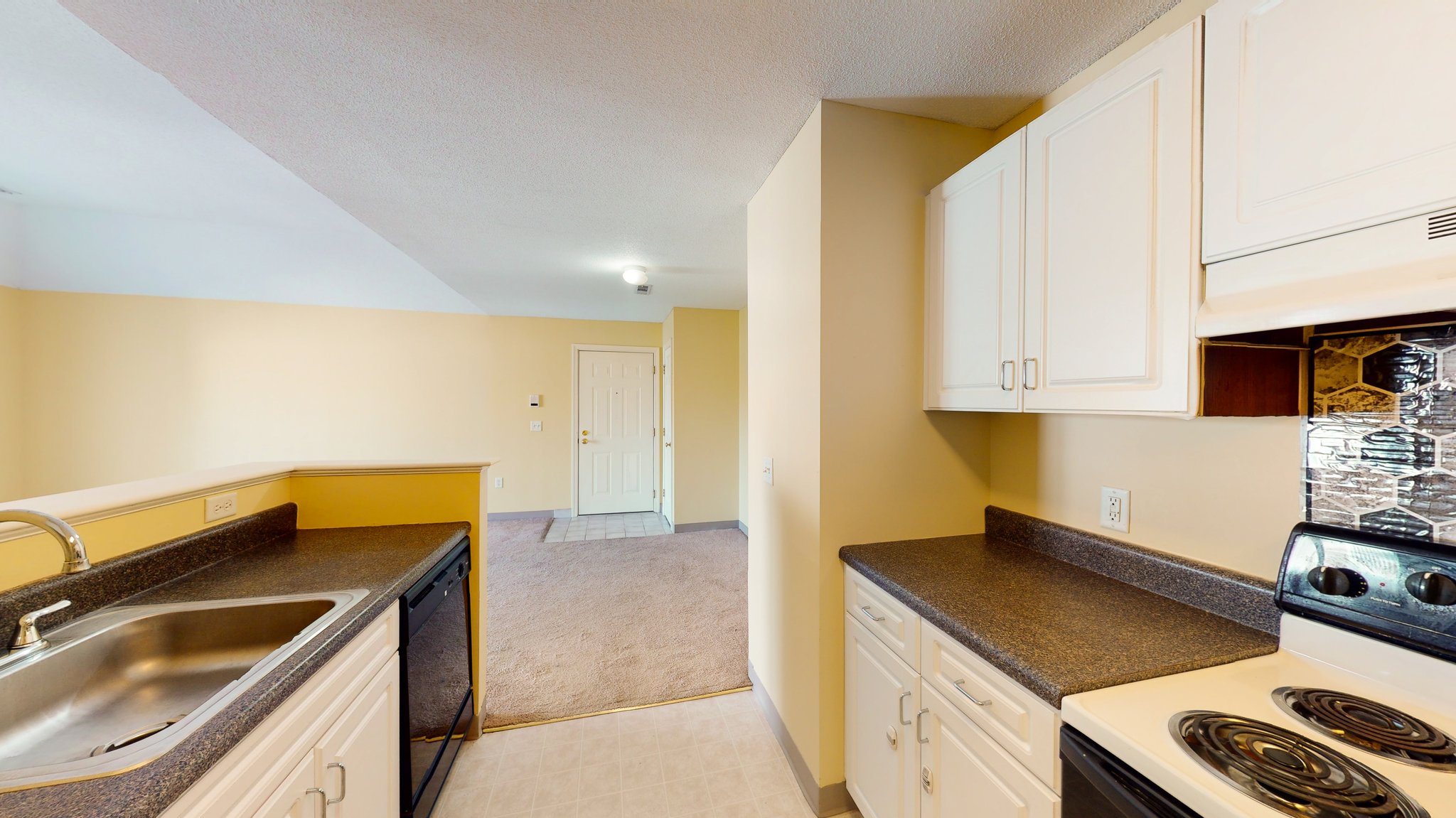 110 Mill St, Woonsocket, RI 02895, USA Photo 17