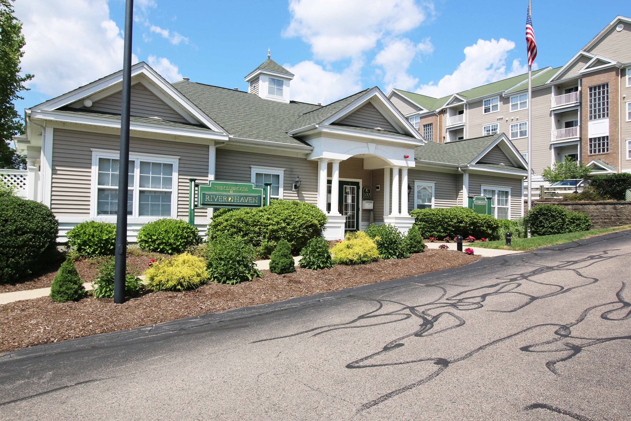 110 Mill St, Woonsocket, RI 02895, USA Photo 37