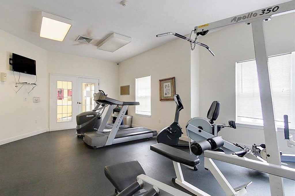 110 Mill St, Woonsocket, RI 02895, USA Photo 41