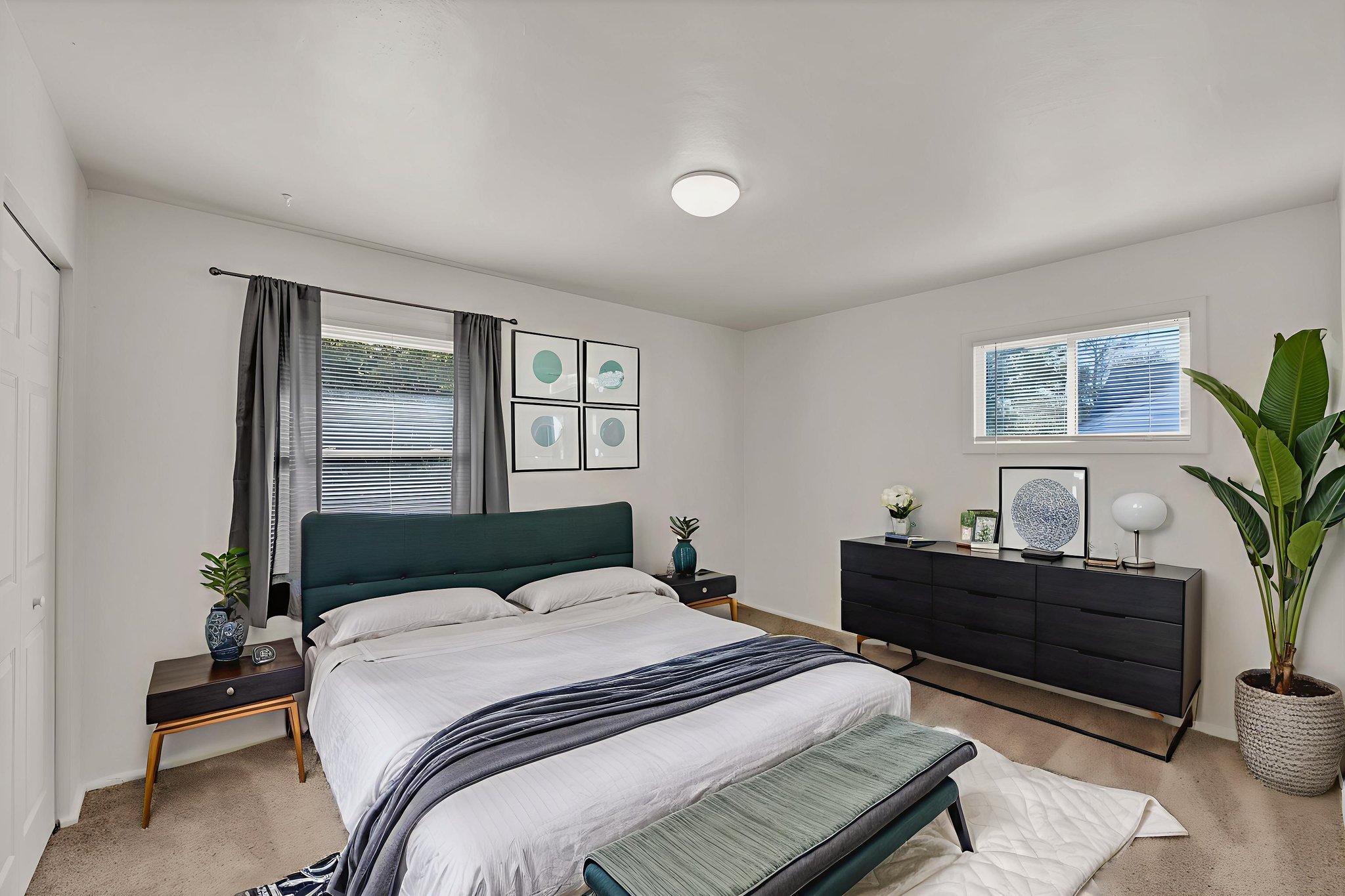 DSC_0269 virtually staged.jpeg