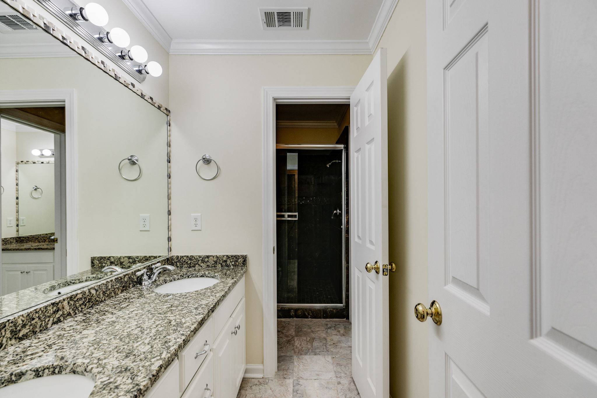 2nd Level Jack & Jill Bath
