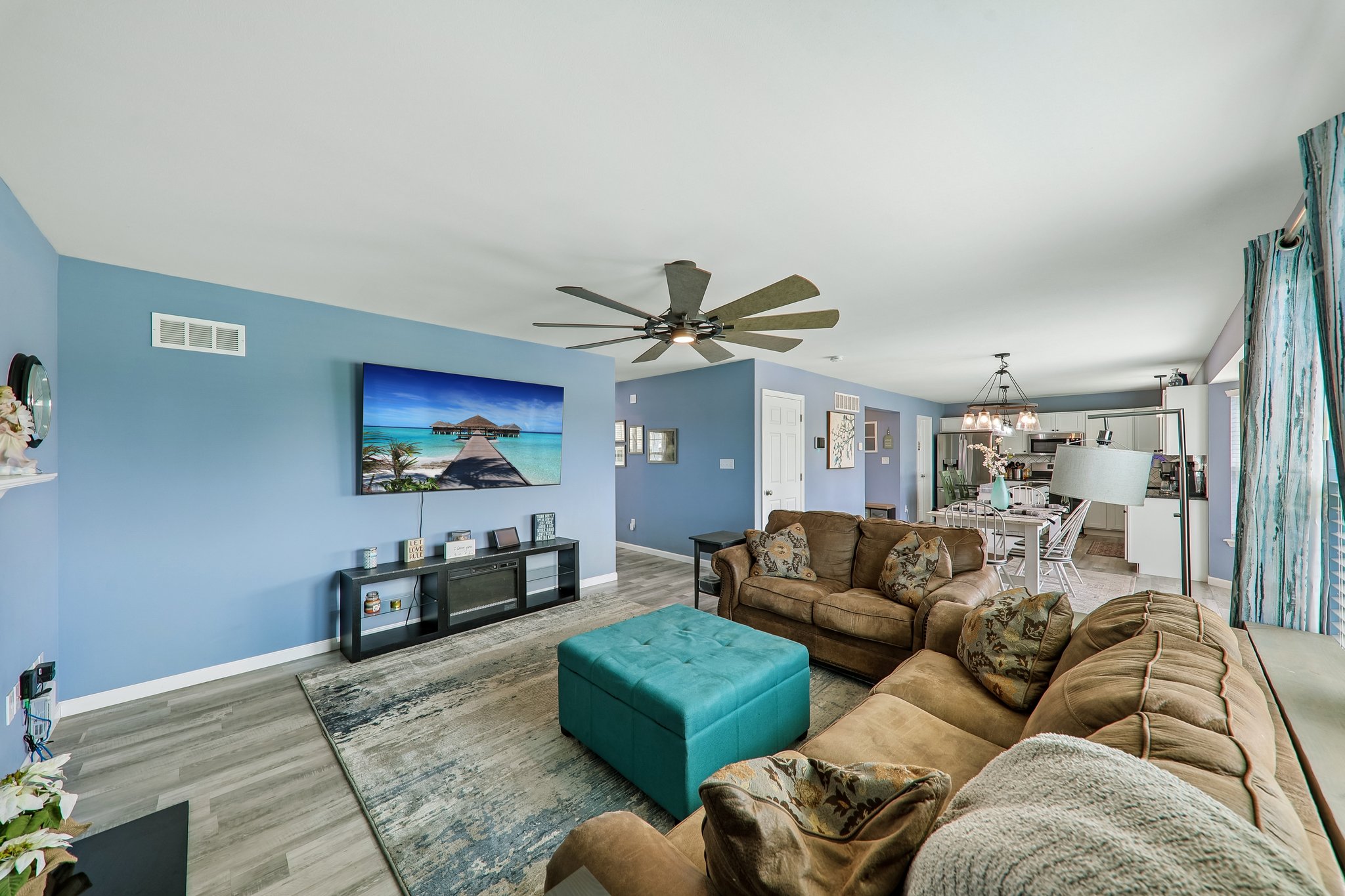 110 Riverfrost Ct-S2307-009.jpg