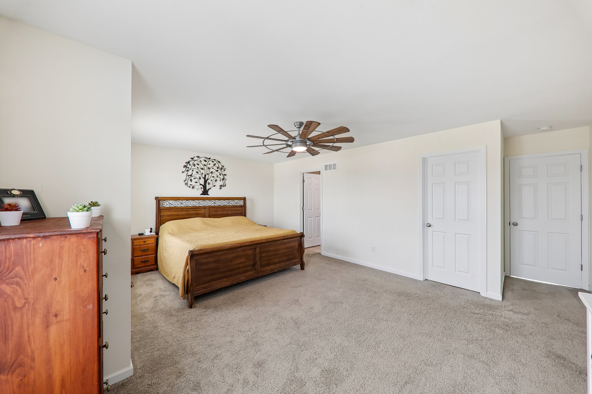 110 Riverfrost Ct-S2307-032.jpg
