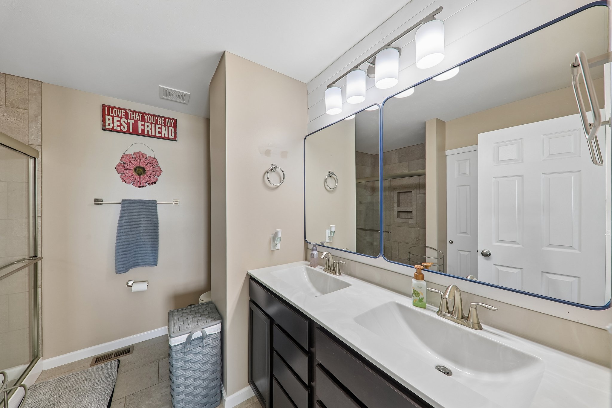 110 Riverfrost Ct-S2307-036.jpg