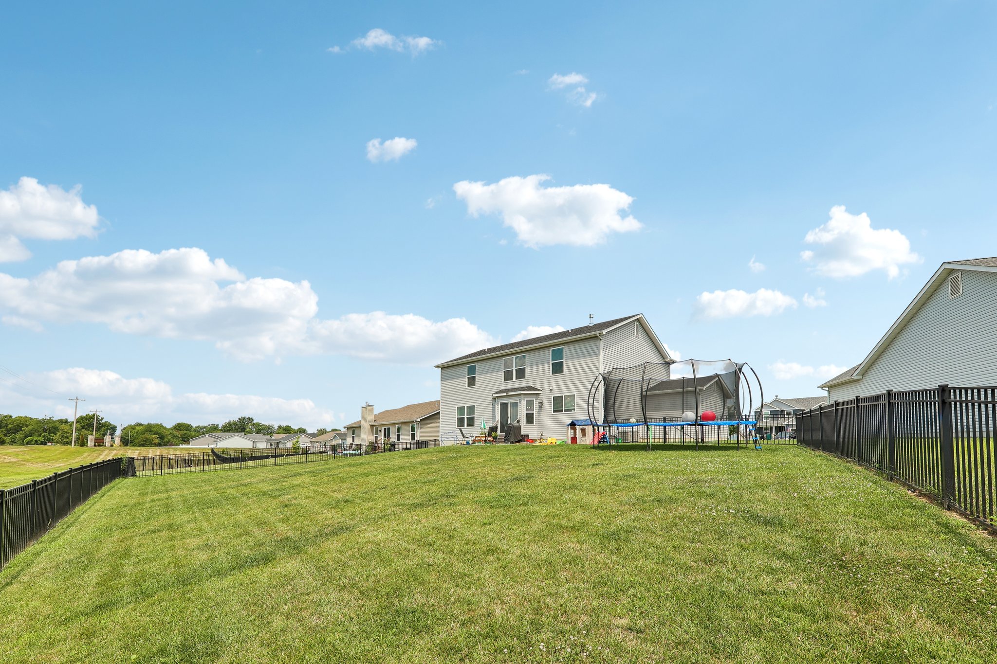 110 Riverfrost Ct-S2307-043.jpg
