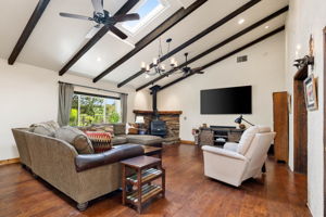 14-Living Room (1)
