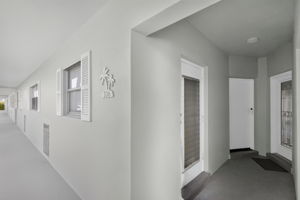  Photo 0