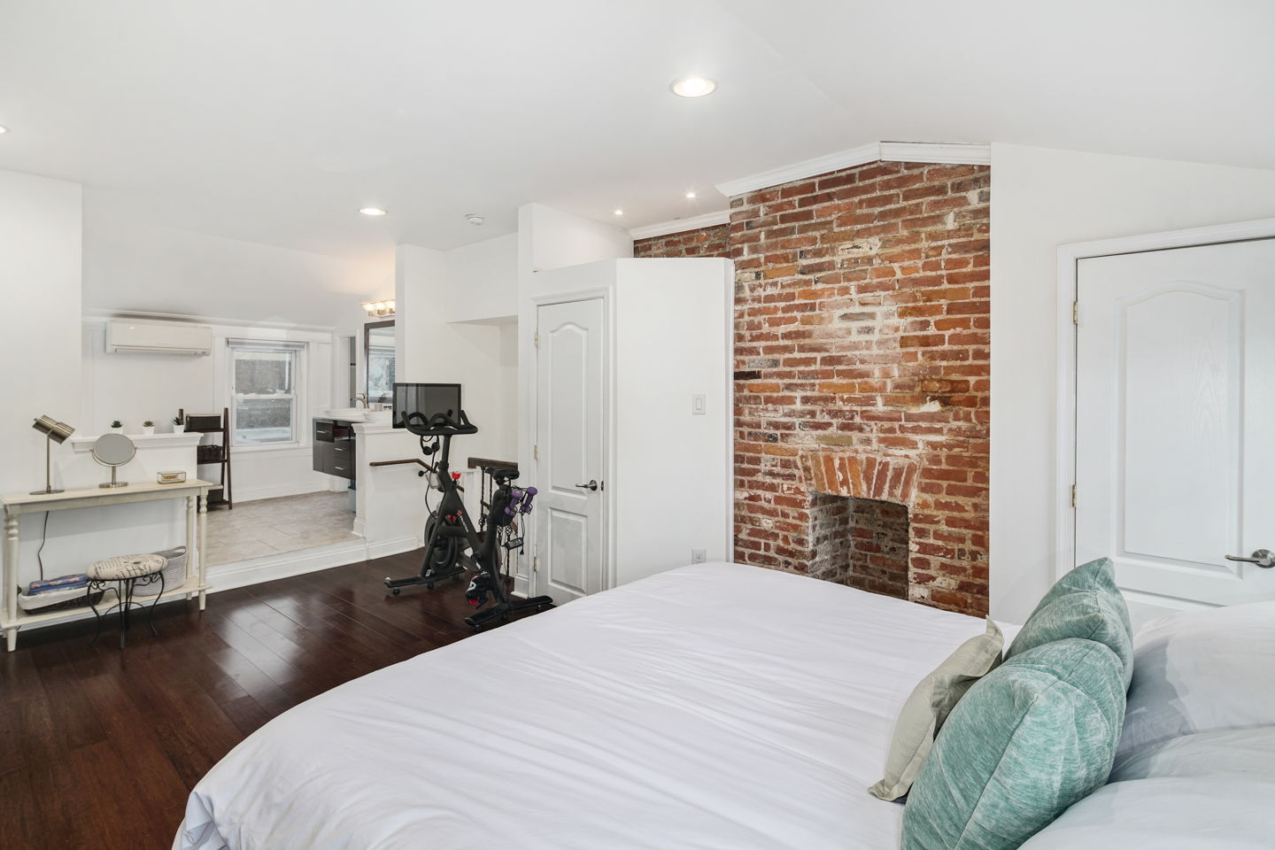  110 Wharton St, Philadelphia, PA 19147, US Photo 28