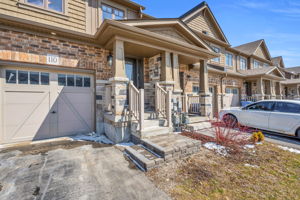 Front Porch/Entrance