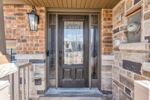Front Porch/Entrance