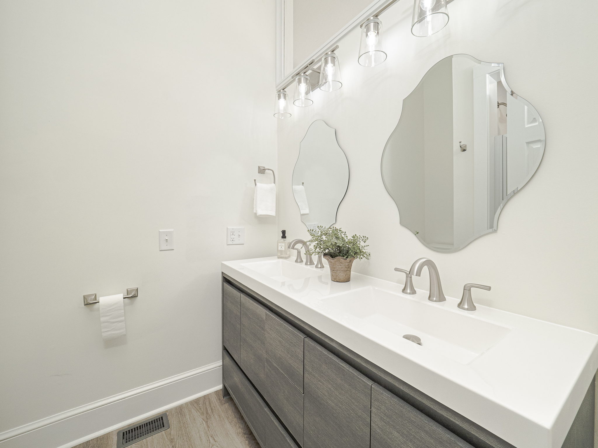 110 Woodland Dr, Cary, NC 27513, USA Photo 23