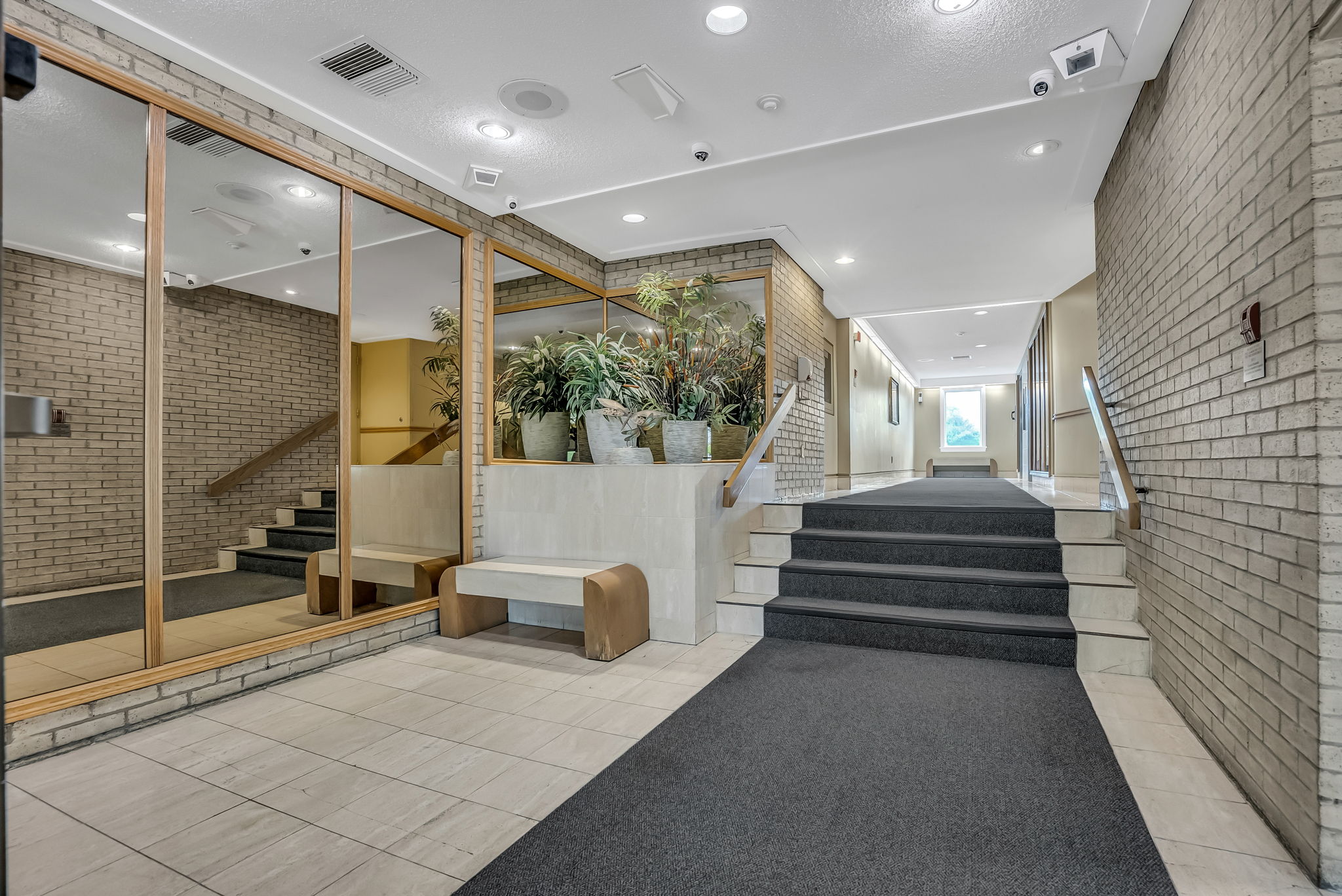 Ambleside Dr 706 Ottawa InsideOut Media