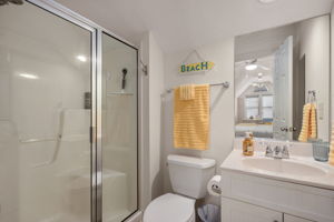 1100-A-Cambridge-Rd-L4-BR3-Private-Bath