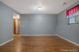  Photo 31
