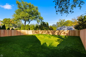 1100 Lois Ave - grass - Matt Liss_CHP2025_003