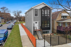 1100 N Kedvale Ave, Chicago, IL 60651_001