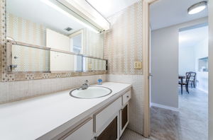 Bathroom 2b