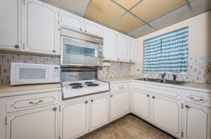 Kitchen 1-2