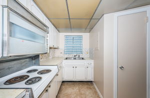 Kitchen 2-2