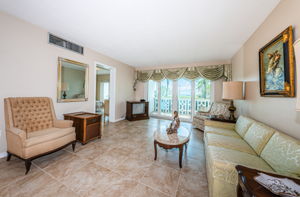 Living Room 2-2