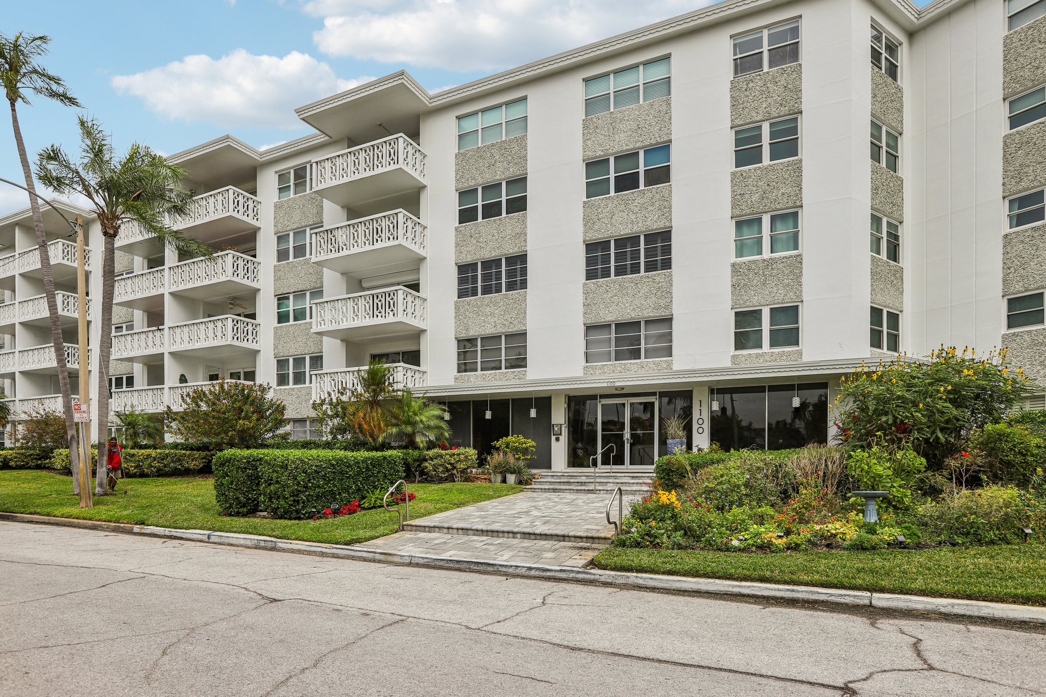 N Shore Dr-S2701-003.jpg