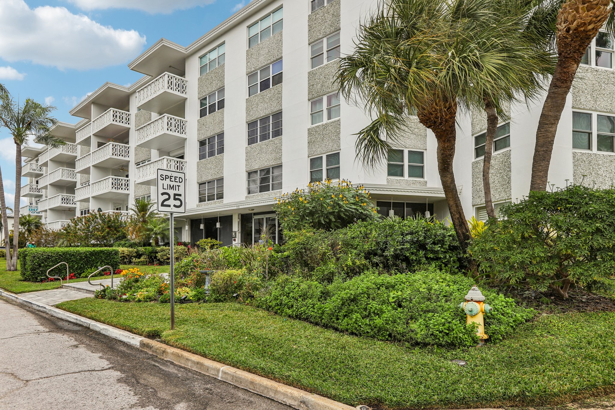 N Shore Dr-S2701-005.jpg