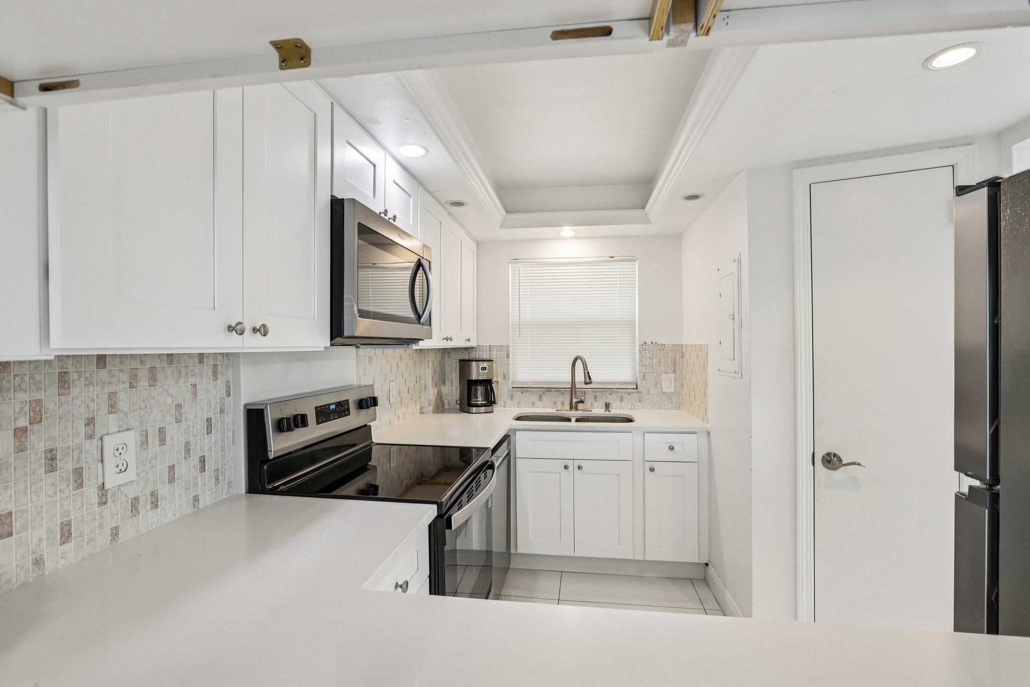 N Shore Dr-S2701-018.jpg