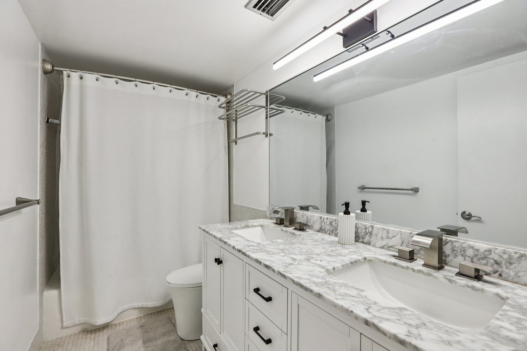 N Shore Dr-S2701-025.jpg