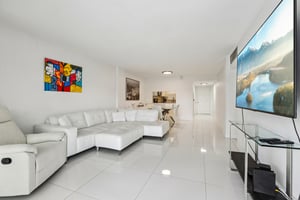 N Shore Dr-S2701-012.jpg