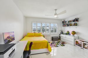 N Shore Dr-S2701-024.jpg