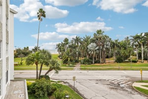 N Shore Dr-S2701-030.jpg