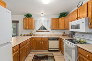 Spacious kitchen with amble cabinets