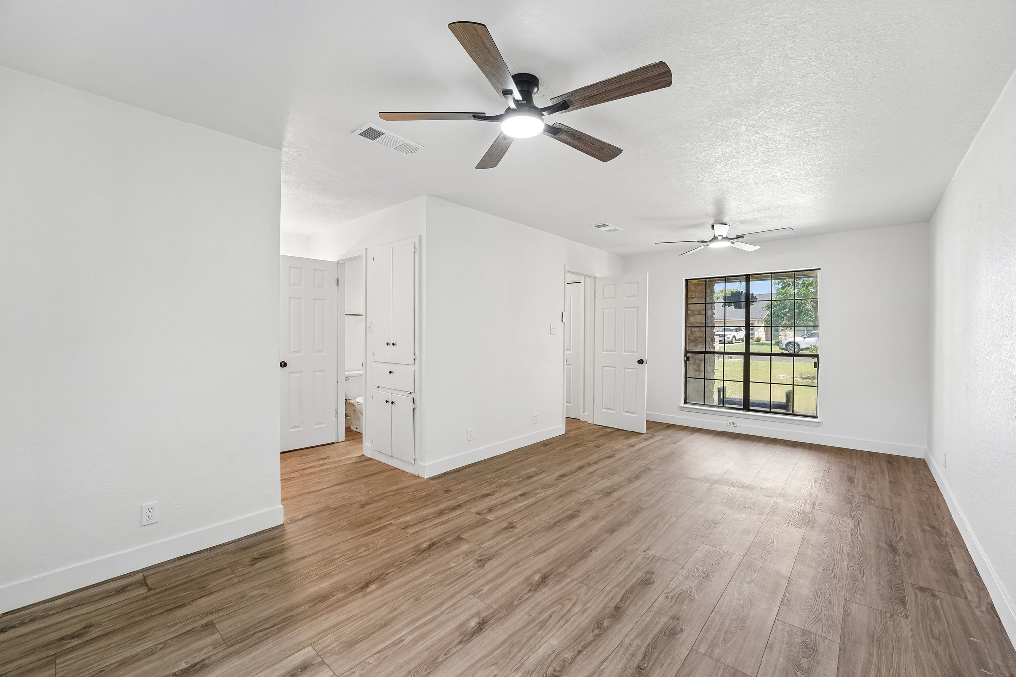 River Bend Dr-S2606-020.jpg