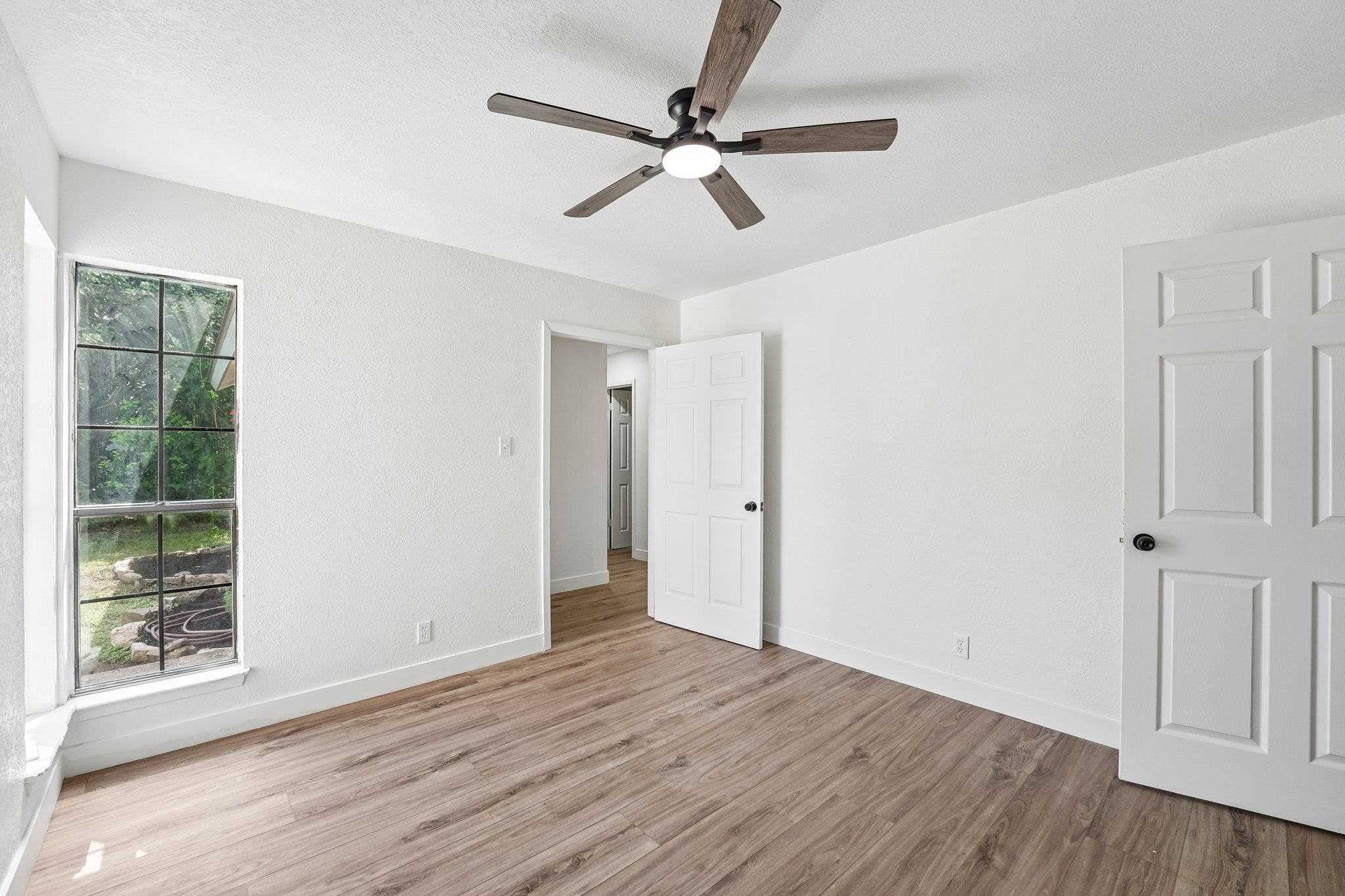 River Bend Dr-S2606-023.jpg