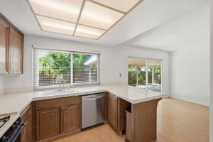 012_F8_1100 Shaddick Dr