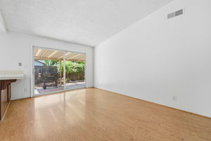 017_F8_1100 Shaddick Dr