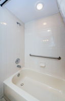 Bathroom 2b-2