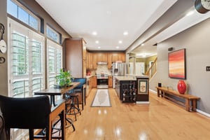 Kitchen/Breakfast Area