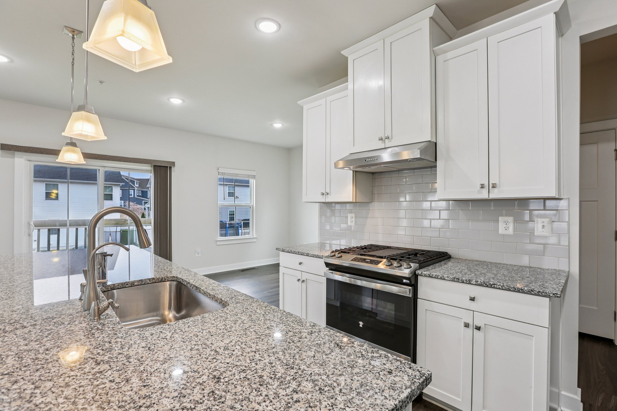 Corner Stone Ln-S0304-014.jpg