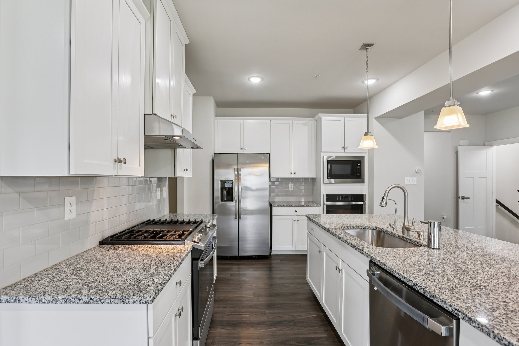 Corner Stone Ln-S0304-016.jpg