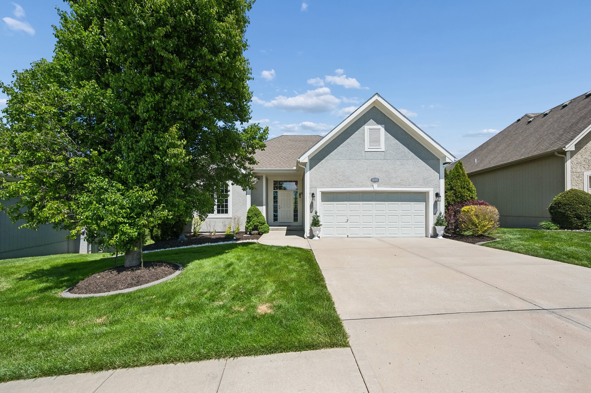 8722 - 11005 N Cosby Ave_002.jpg
