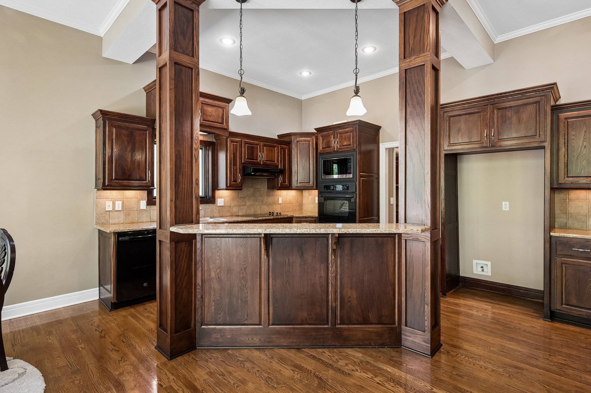 8722 - 11005 N Cosby Ave_007.jpg