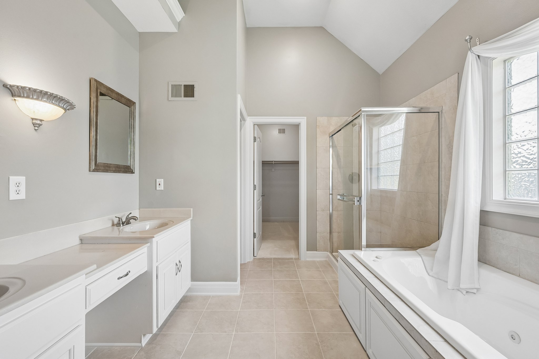 8722 - 11005 N Cosby Ave_014.jpg