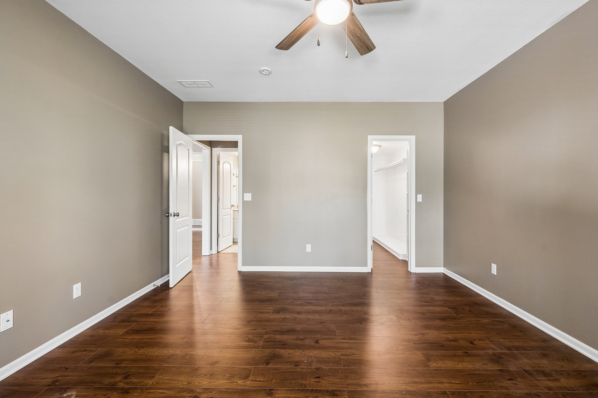 8722 - 11005 N Cosby Ave_019.jpg