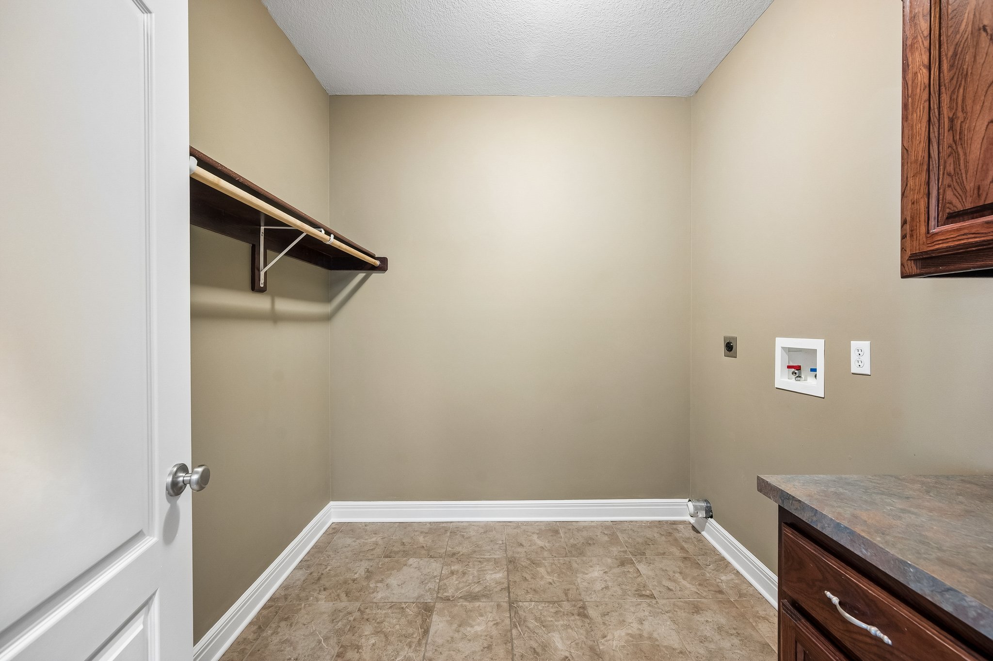 8722 - 11005 N Cosby Ave_023.jpg