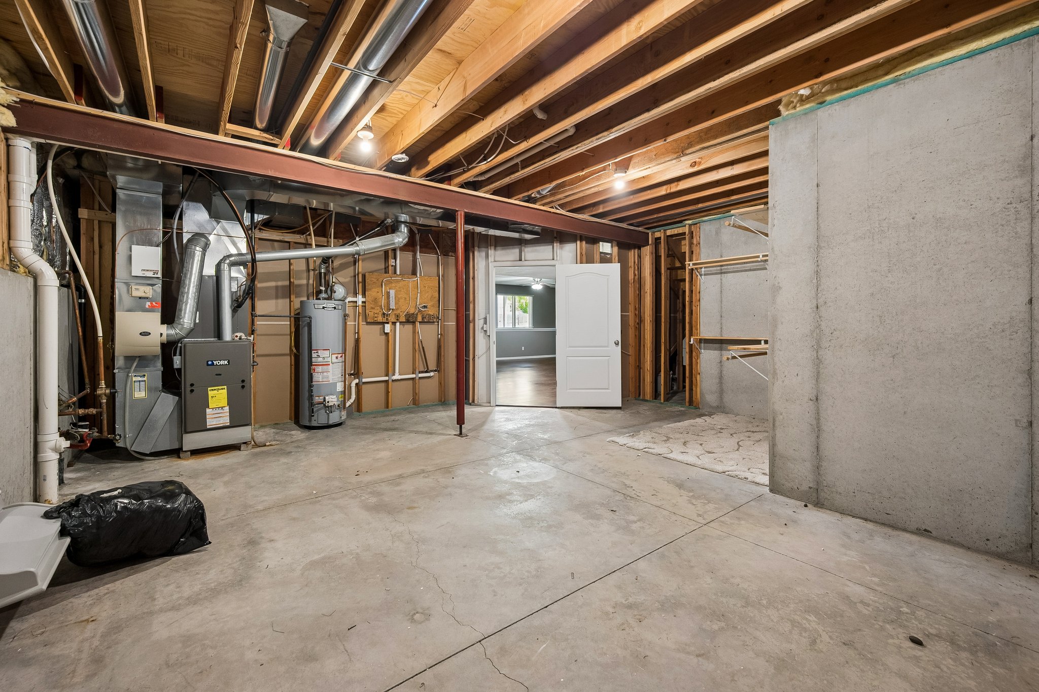 8722 - 11005 N Cosby Ave_030.jpg