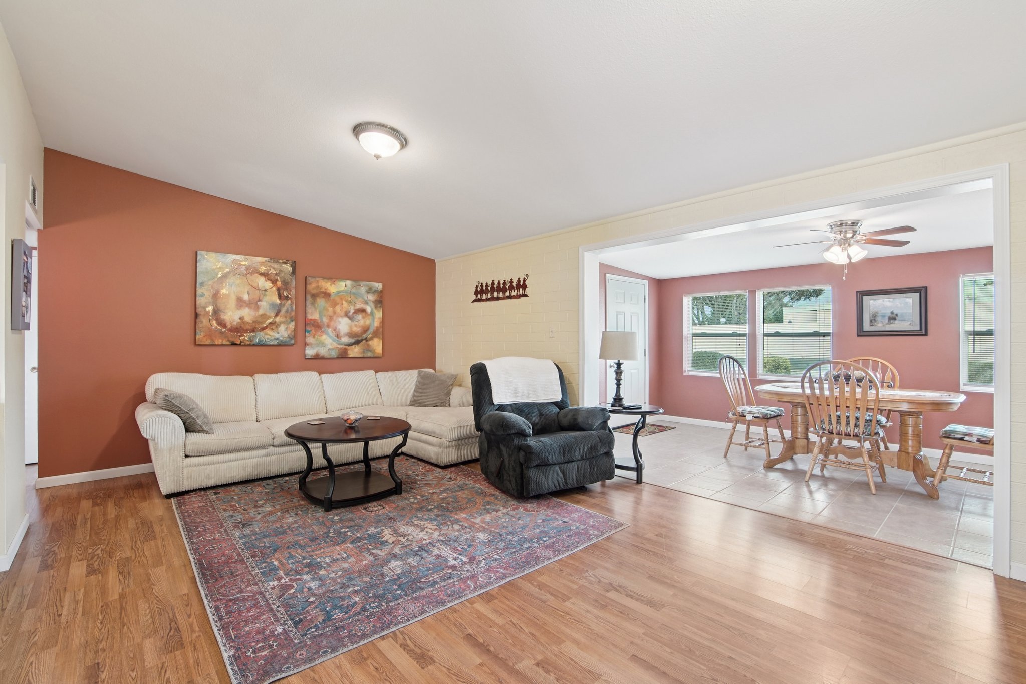 W Windsor Dr-S1902-008.jpg