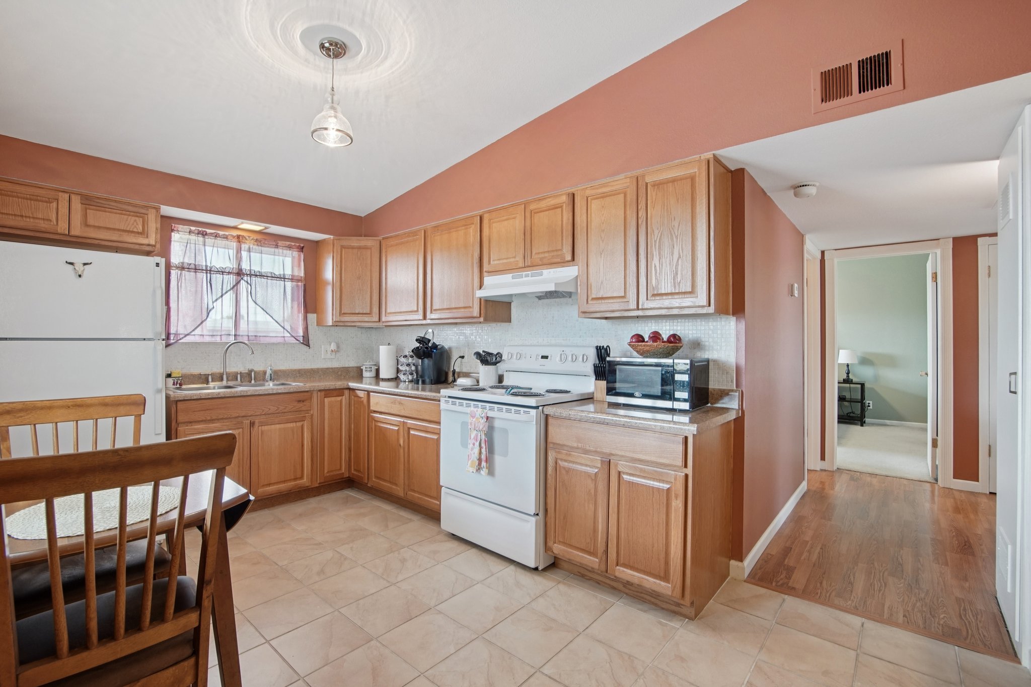 W Windsor Dr-S1902-011.jpg