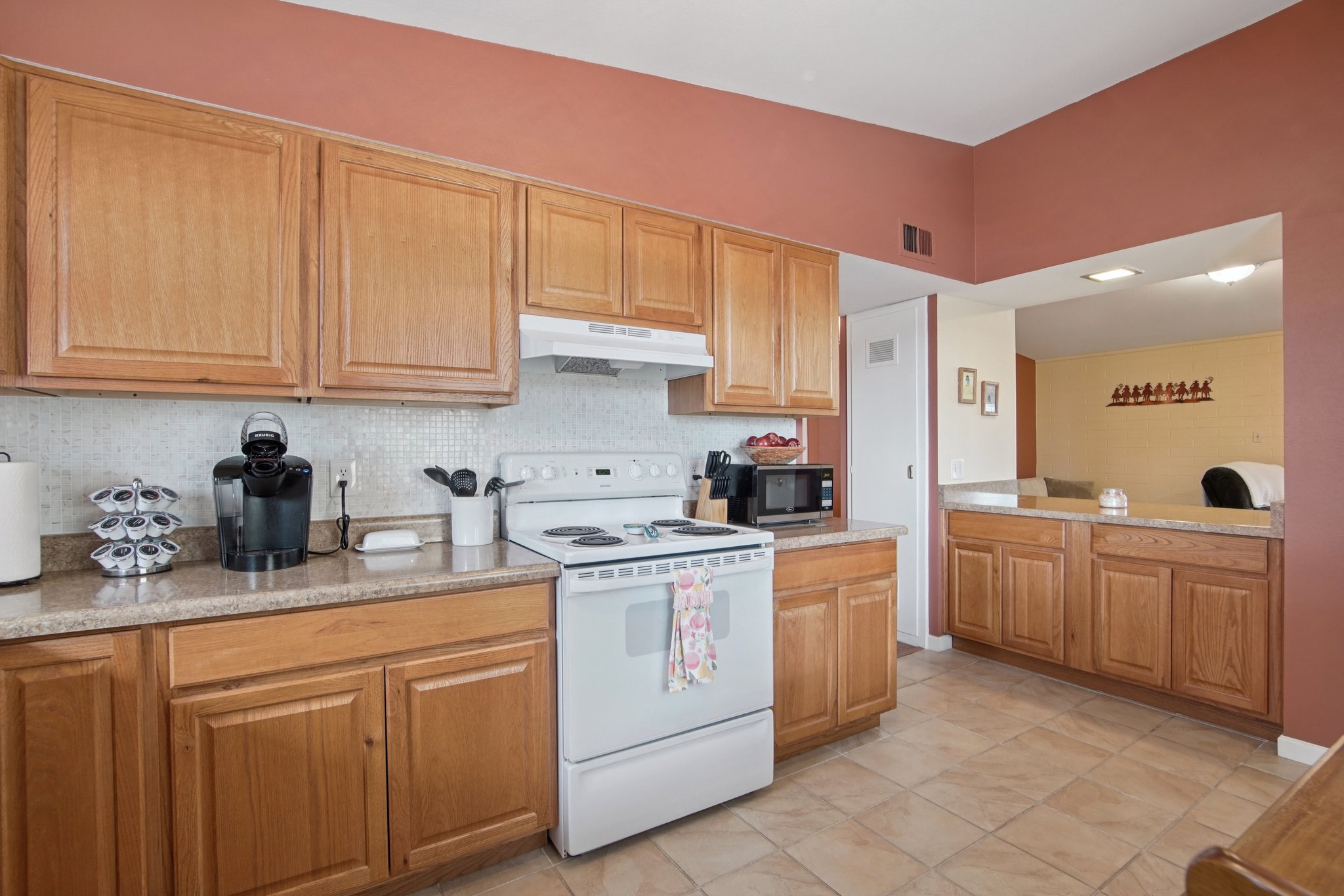 W Windsor Dr-S1902-013.jpg